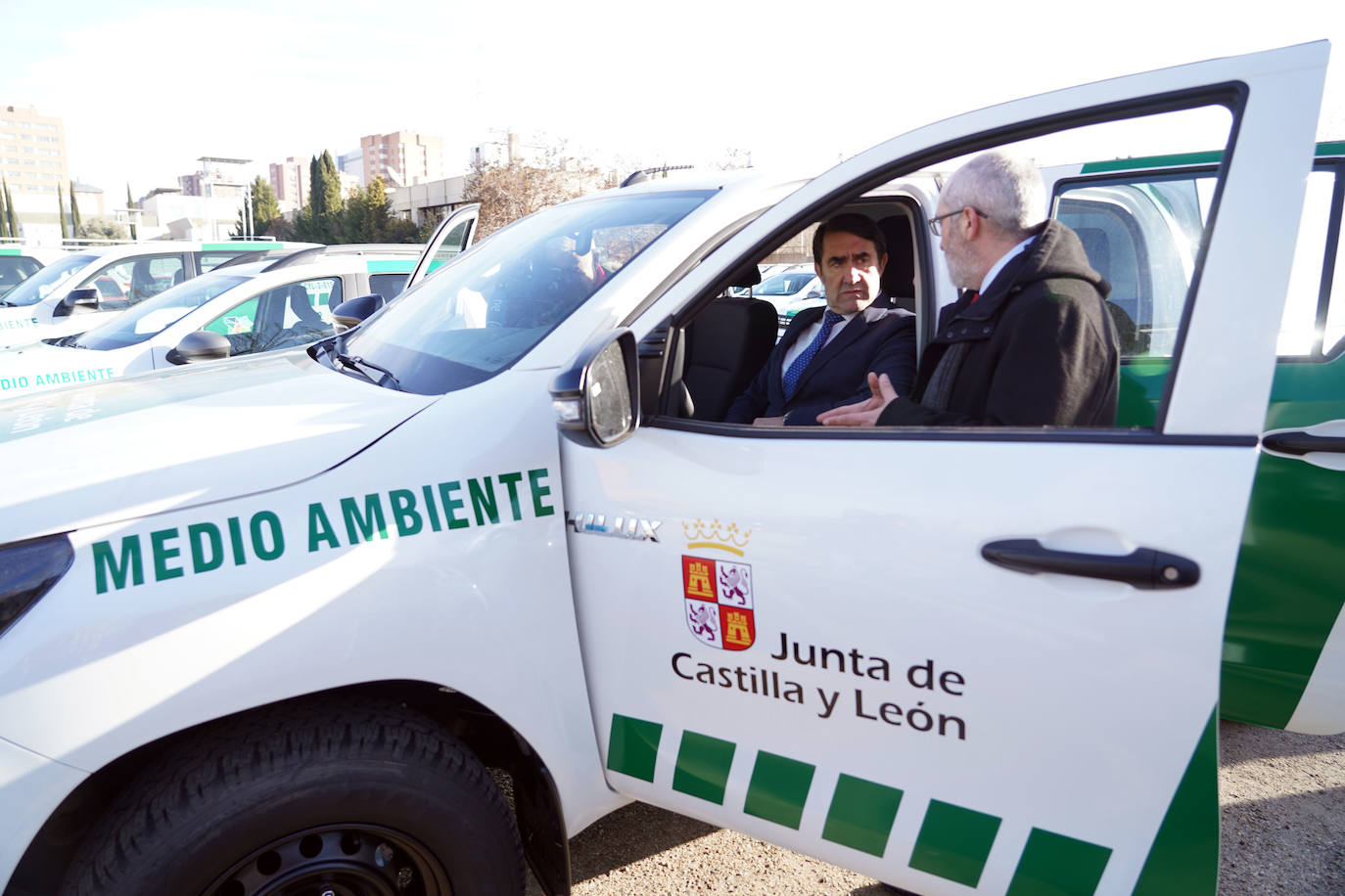 Entrega de 280 vehículos todoterreno para los servicios territoriales de Medio Ambiente de la Comunidad.