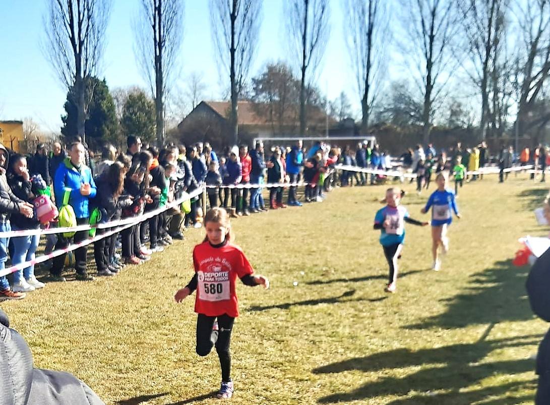 Campeonato Provincial de Atletismo en Benavides.