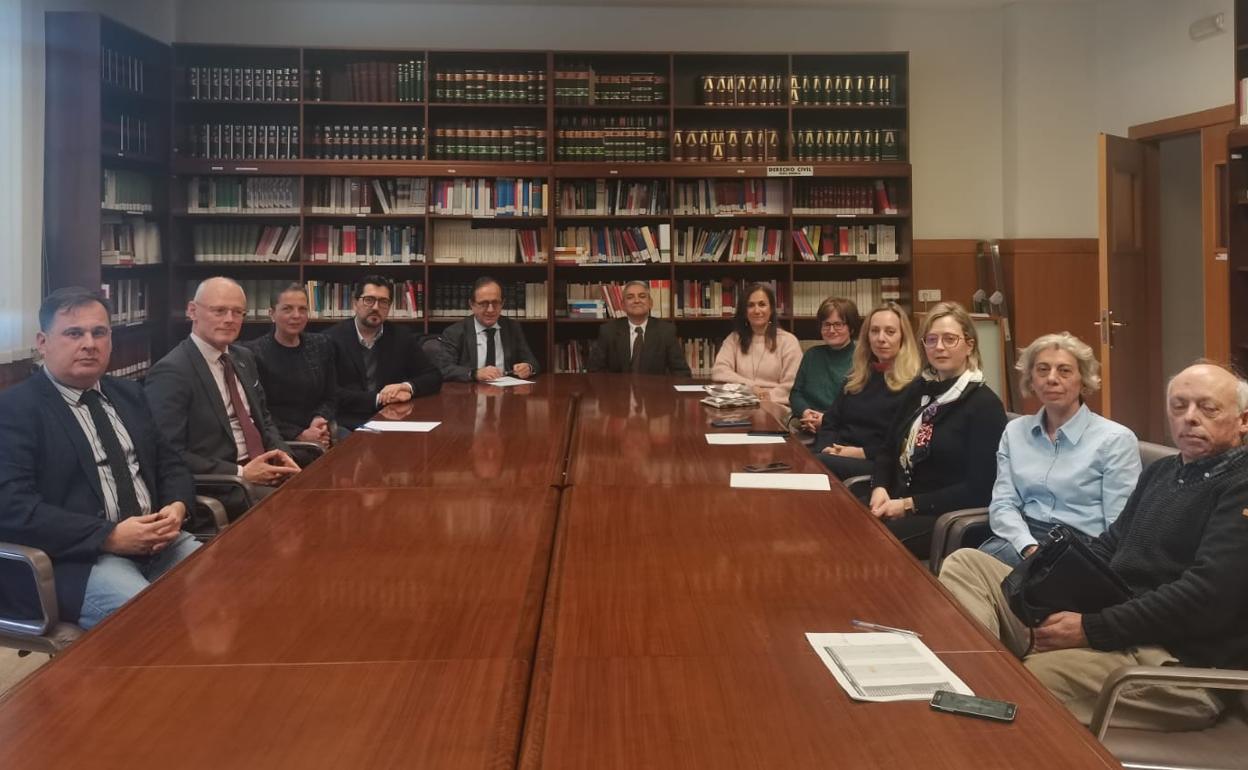 Reunión entre el Colegio de la Abogacía de León y los representantes de los LAJ.