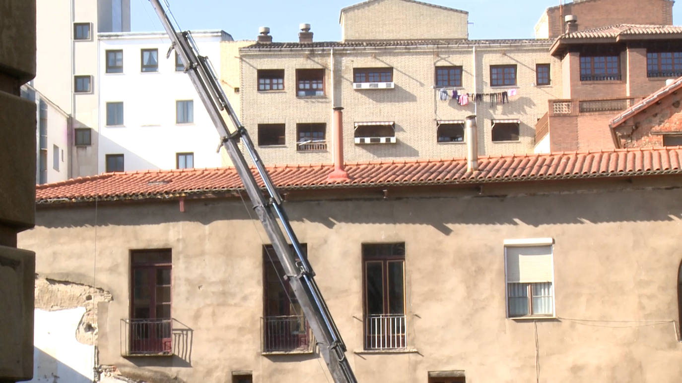 Patrimonio espera la respuesta del Ayuntamiento de León tras autorizar al arquitecto que se derrumbaran tres fachadas de La Rúa.