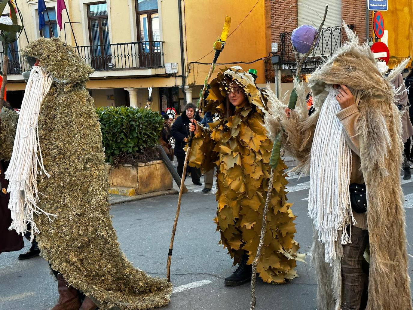 La localidad facundina ha celebrado su tradicional desfile de carnaval donde no han faltado los disfraces más originales y sin olvidar los clásicos.