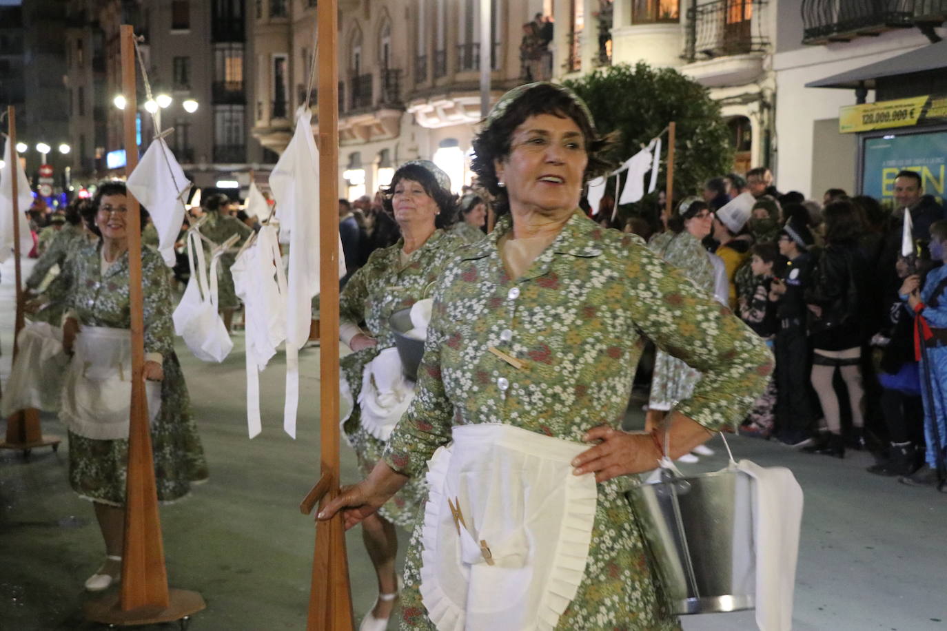 La mayor asistencia que se recuerda a una cabalgata en la capital llena de color y alegría las calles de la ciudad.