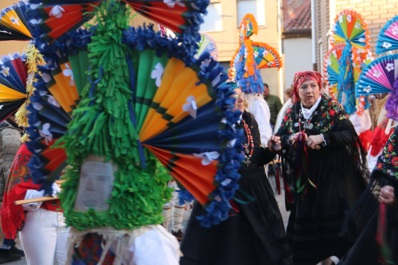 Cimanes del Tejar ha celebrado una de sus fiestas más enraizadas, el antruejo más tradicional