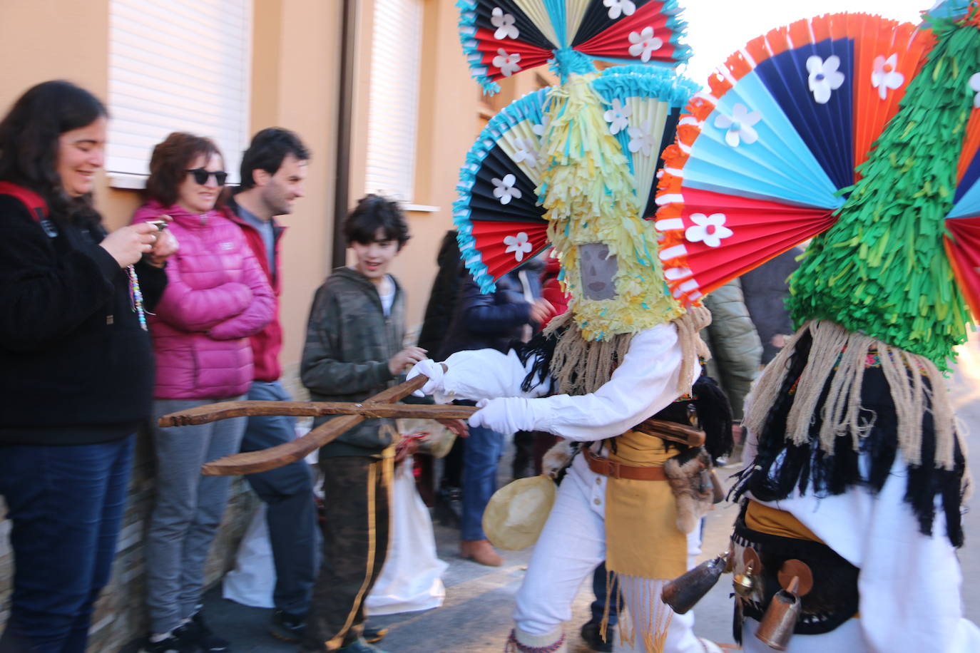 Cimanes del Tejar ha celebrado una de sus fiestas más enraizadas, el antruejo más tradicional