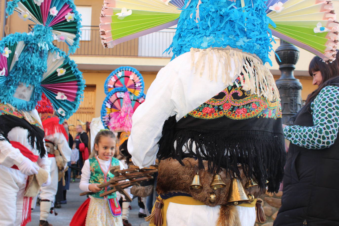 Cimanes del Tejar ha celebrado una de sus fiestas más enraizadas, el antruejo más tradicional