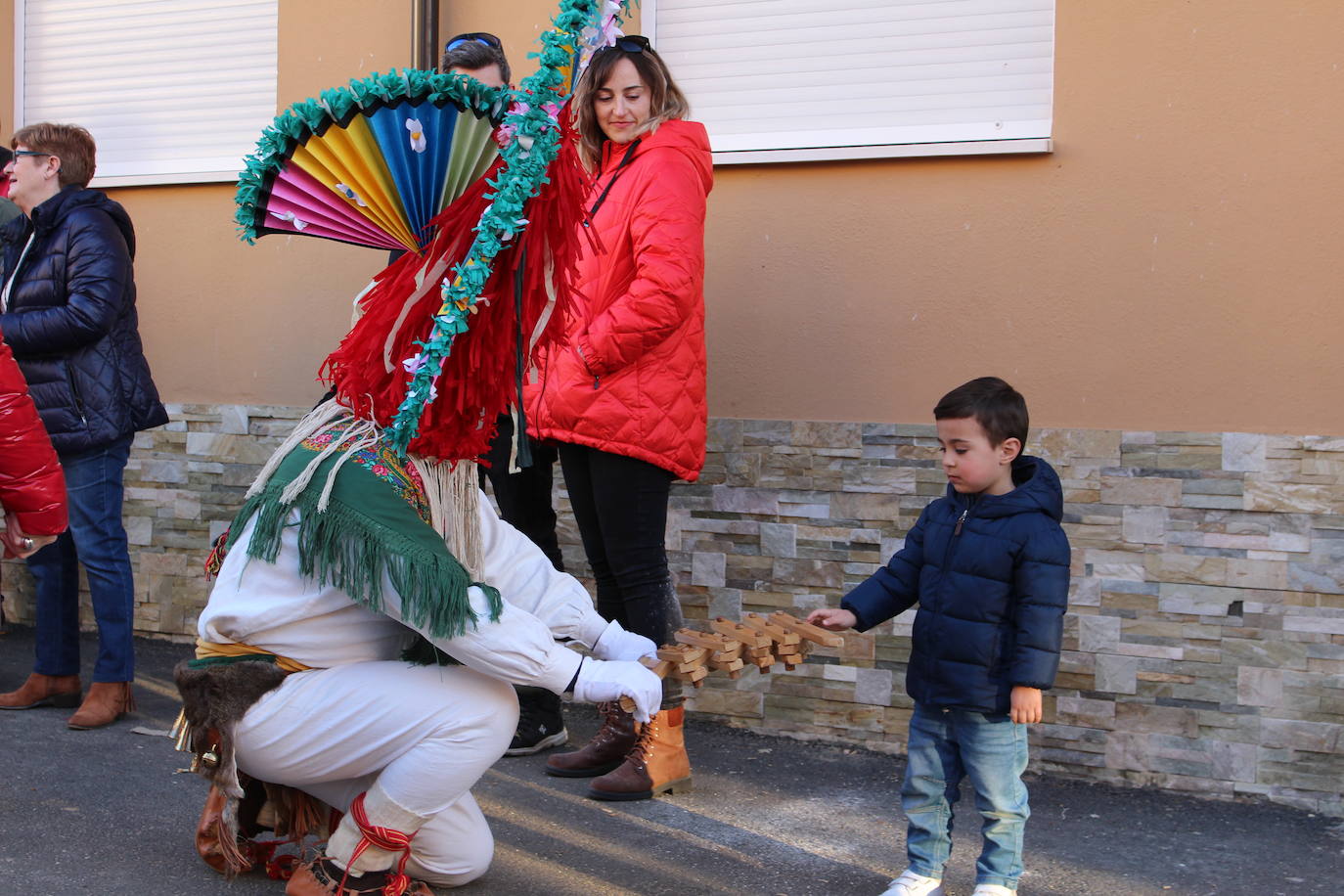 Cimanes del Tejar ha celebrado una de sus fiestas más enraizadas, el antruejo más tradicional