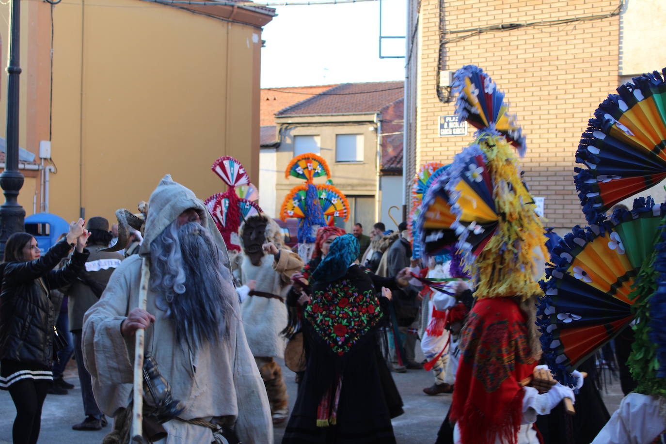 Cimanes del Tejar ha celebrado una de sus fiestas más enraizadas, el antruejo más tradicional