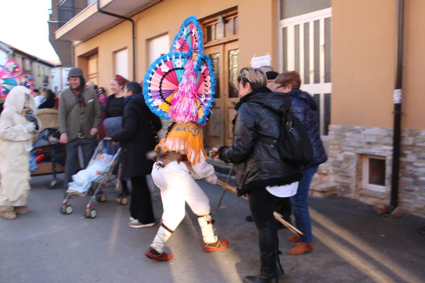 Cimanes del Tejar ha celebrado una de sus fiestas más enraizadas, el antruejo más tradicional