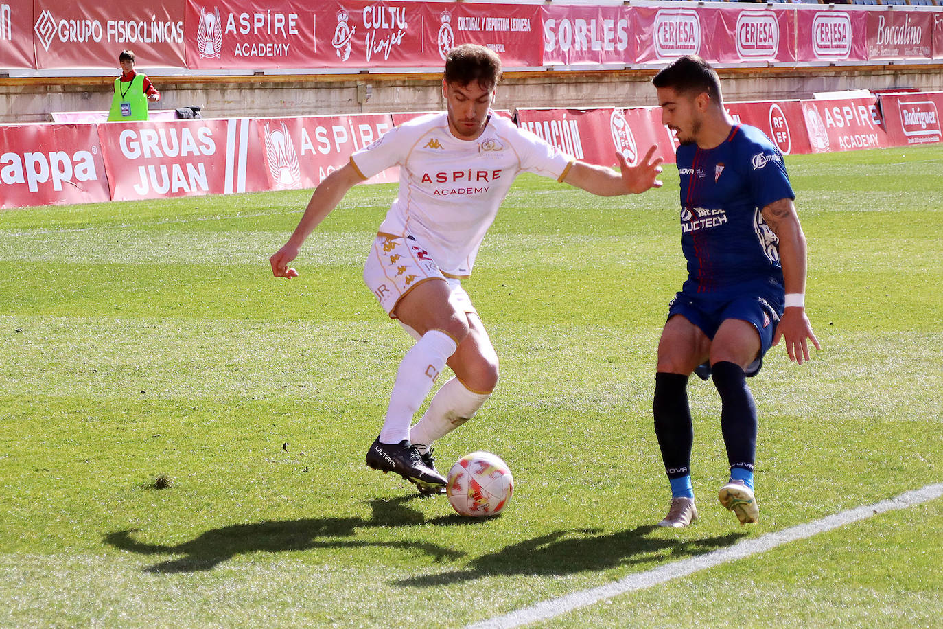 Partido correspondiente a la jornada 24 de la Primera RFEF.