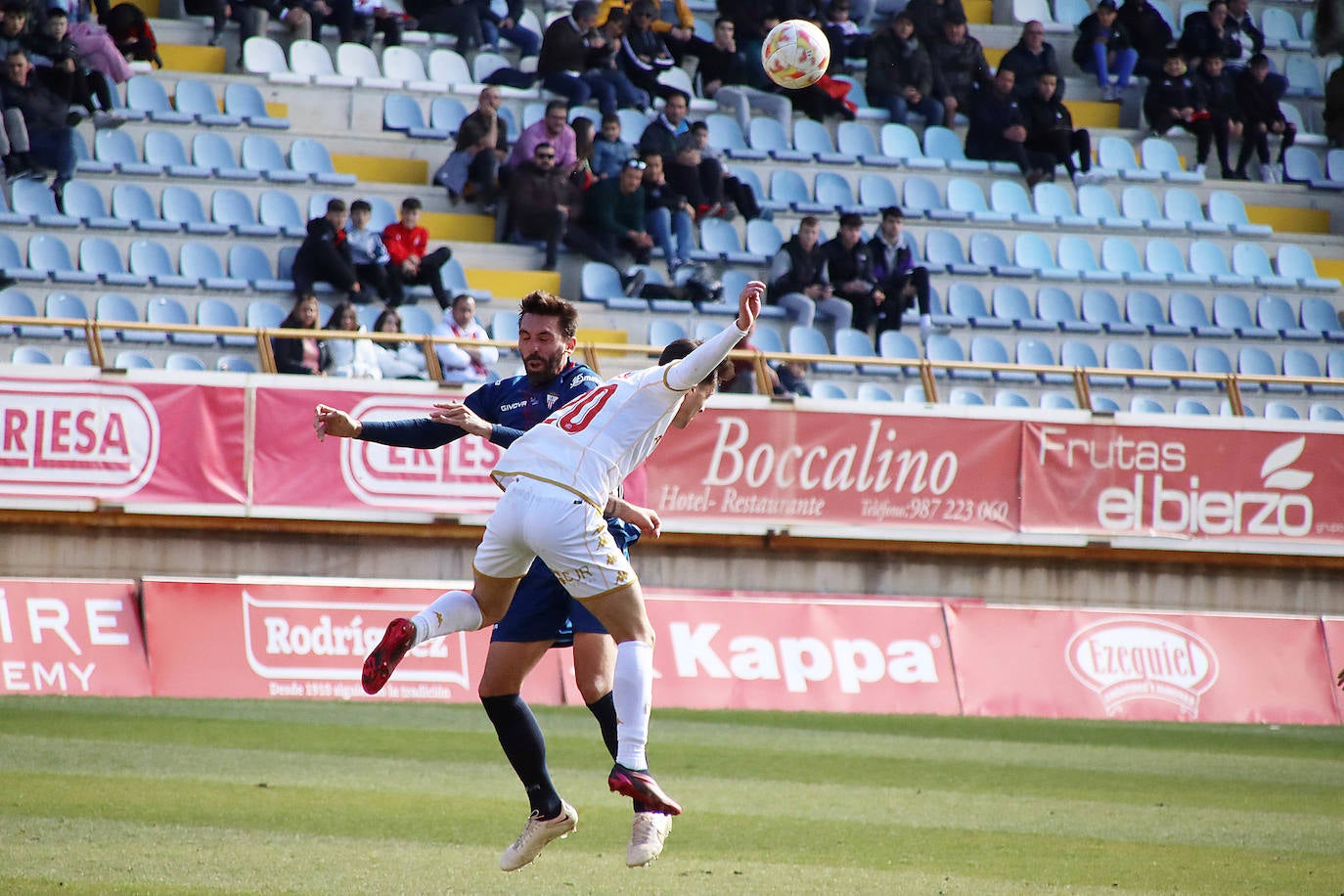 Partido correspondiente a la jornada 24 de la Primera RFEF.