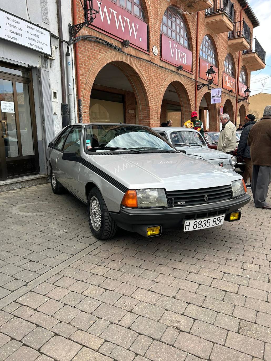 La 102ª Feria de Febrero ha tocado a su fin en una soleada mañana de domingo con miles de personas circulando por las calles de Valencia de Don Juan..