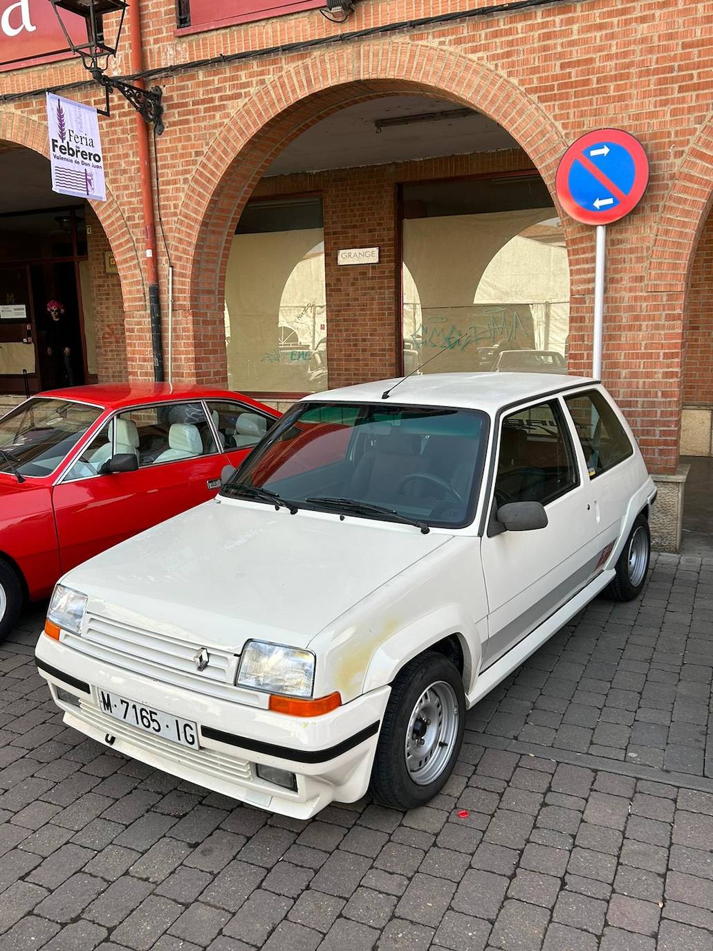 La 102ª Feria de Febrero ha tocado a su fin en una soleada mañana de domingo con miles de personas circulando por las calles de Valencia de Don Juan..