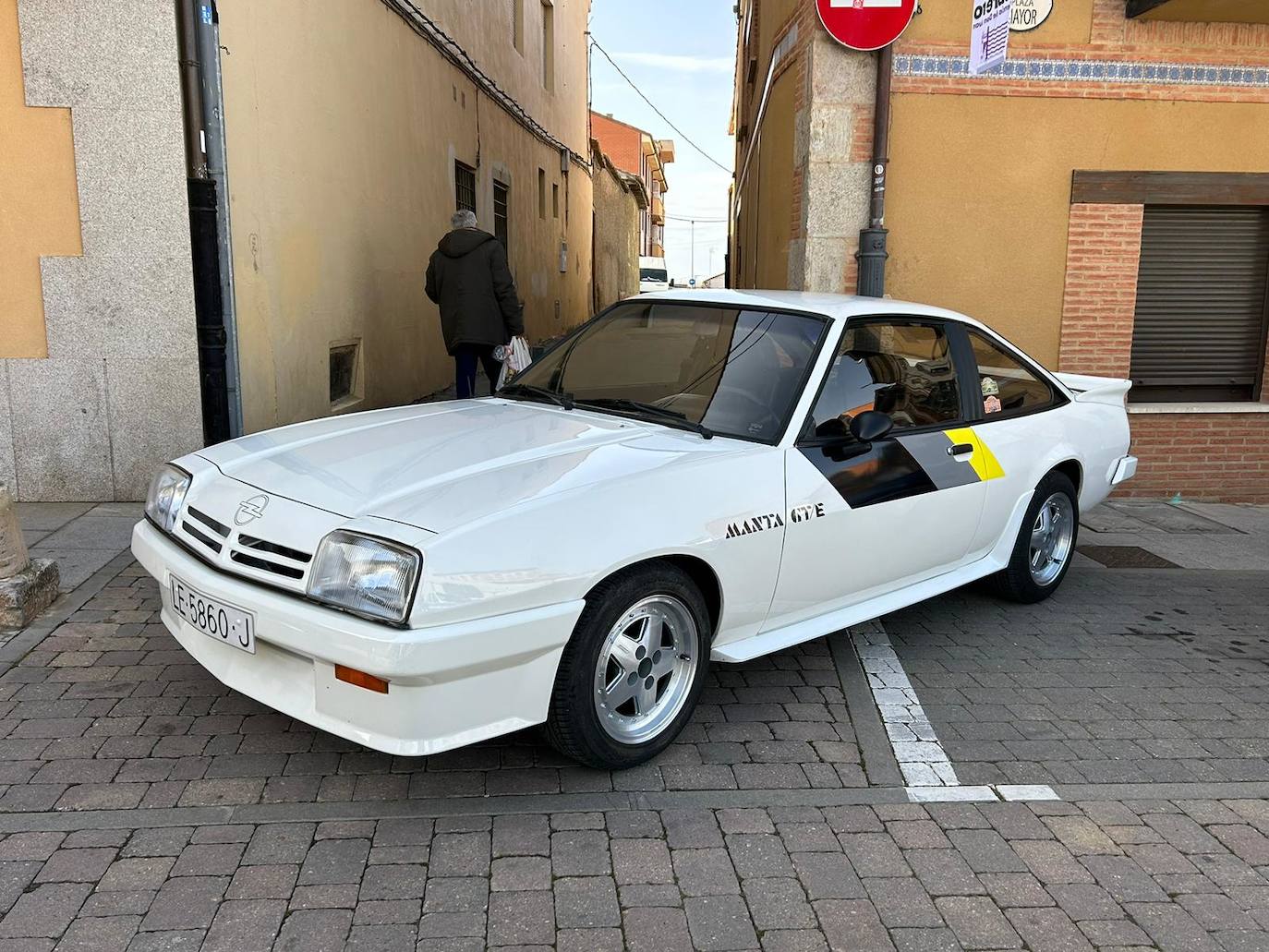 La 102ª Feria de Febrero ha tocado a su fin en una soleada mañana de domingo con miles de personas circulando por las calles de Valencia de Don Juan..