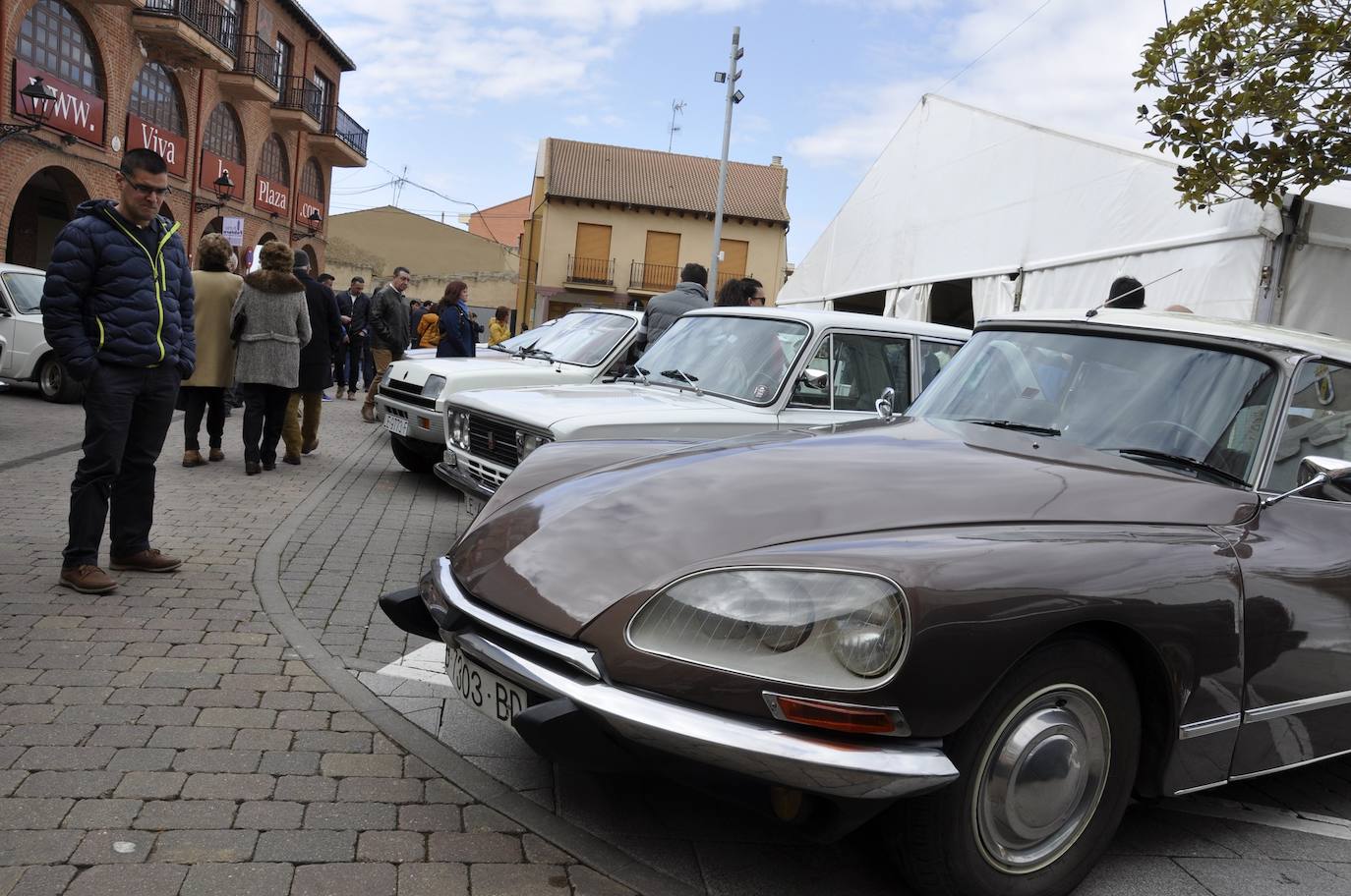 La 102ª Feria de Febrero ha tocado a su fin en una soleada mañana de domingo con miles de personas circulando por las calles de Valencia de Don Juan..