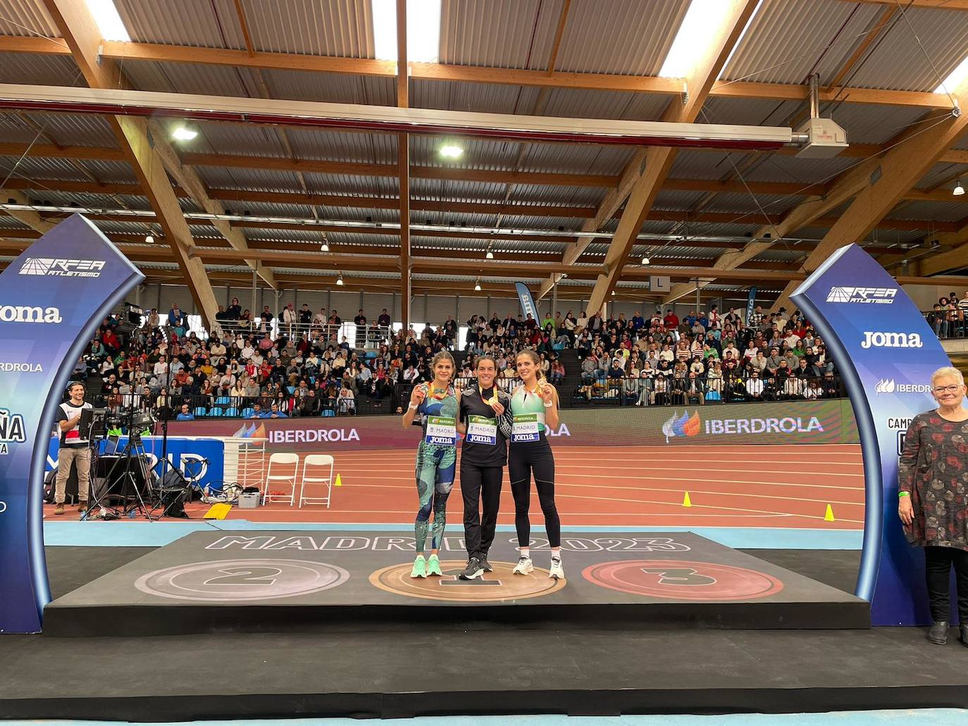 Los atletas leoneses hacen historia en el Campeonato de España de pista Cubierta.