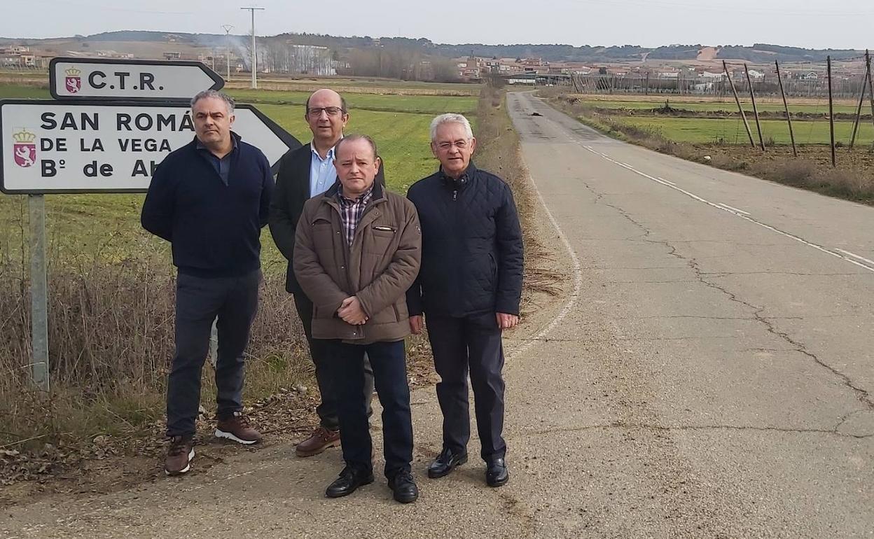 Francisco Castañón exigió a la institución provincial el «arreglo urgente e inminente» de la carretera que une San Román con Astorga.