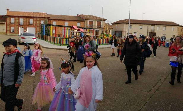 Imagen principal - El carnaval de Santa Marina del Rey.