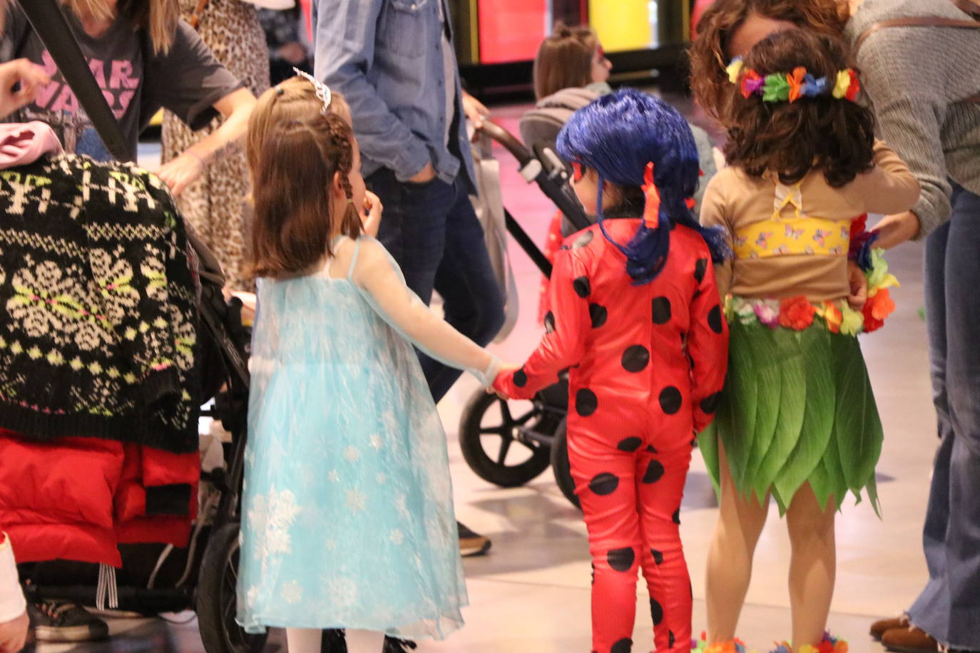 El Palacio de Exposiciones albergó esta cita en el Lunes de Carnaval y contó con la presencia de pequeños y mayores.