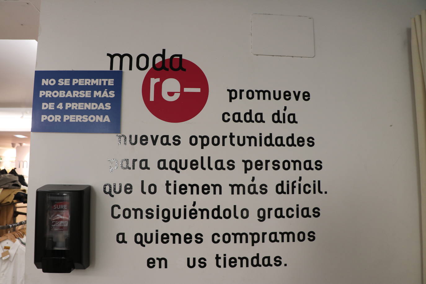 La tienda de ropa de segunda mano en León, Moda Re-.