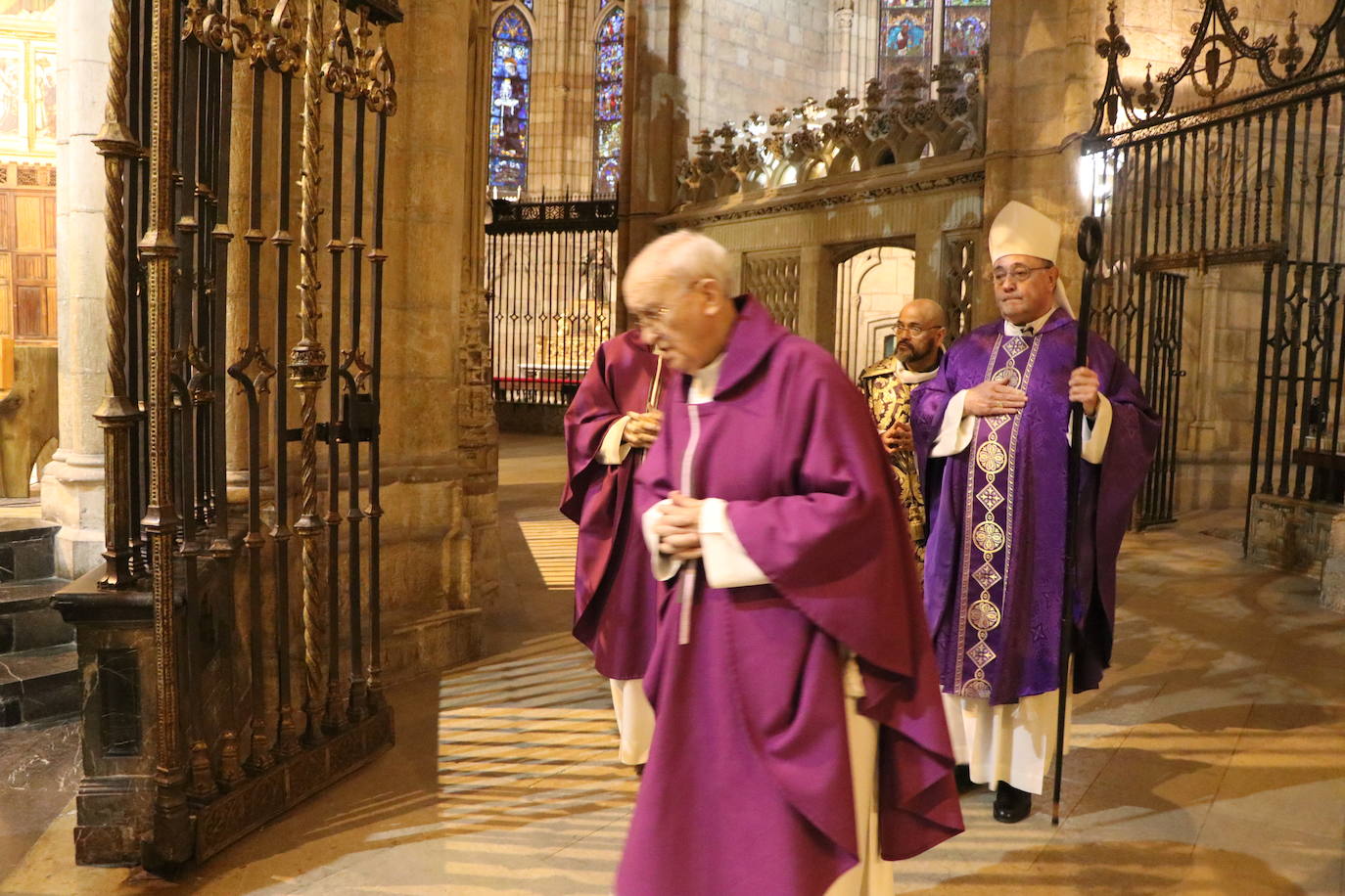 La Catedral acoge el acto central de la Diócesis de León que ha contado con la presencia del obispo Luis Ángel.