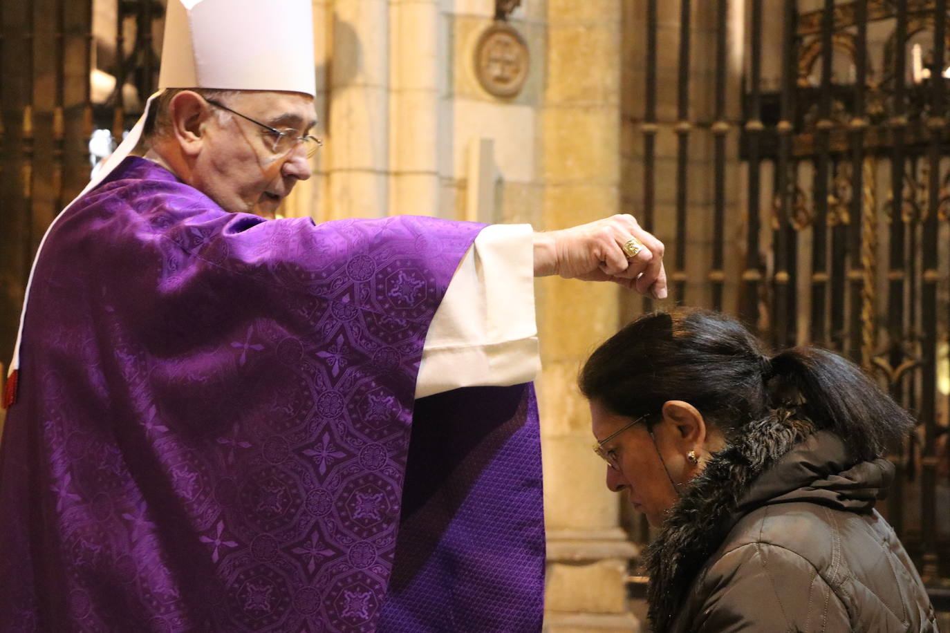 La Catedral acoge el acto central de la Diócesis de León que ha contado con la presencia del obispo Luis Ángel.