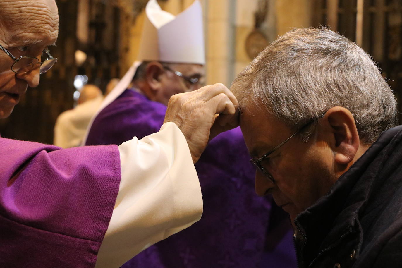 La Catedral acoge el acto central de la Diócesis de León que ha contado con la presencia del obispo Luis Ángel.