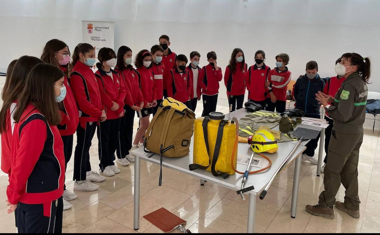 Taller para la prevención de incendios forestales en el Campus de la ULE en Ponferrada.