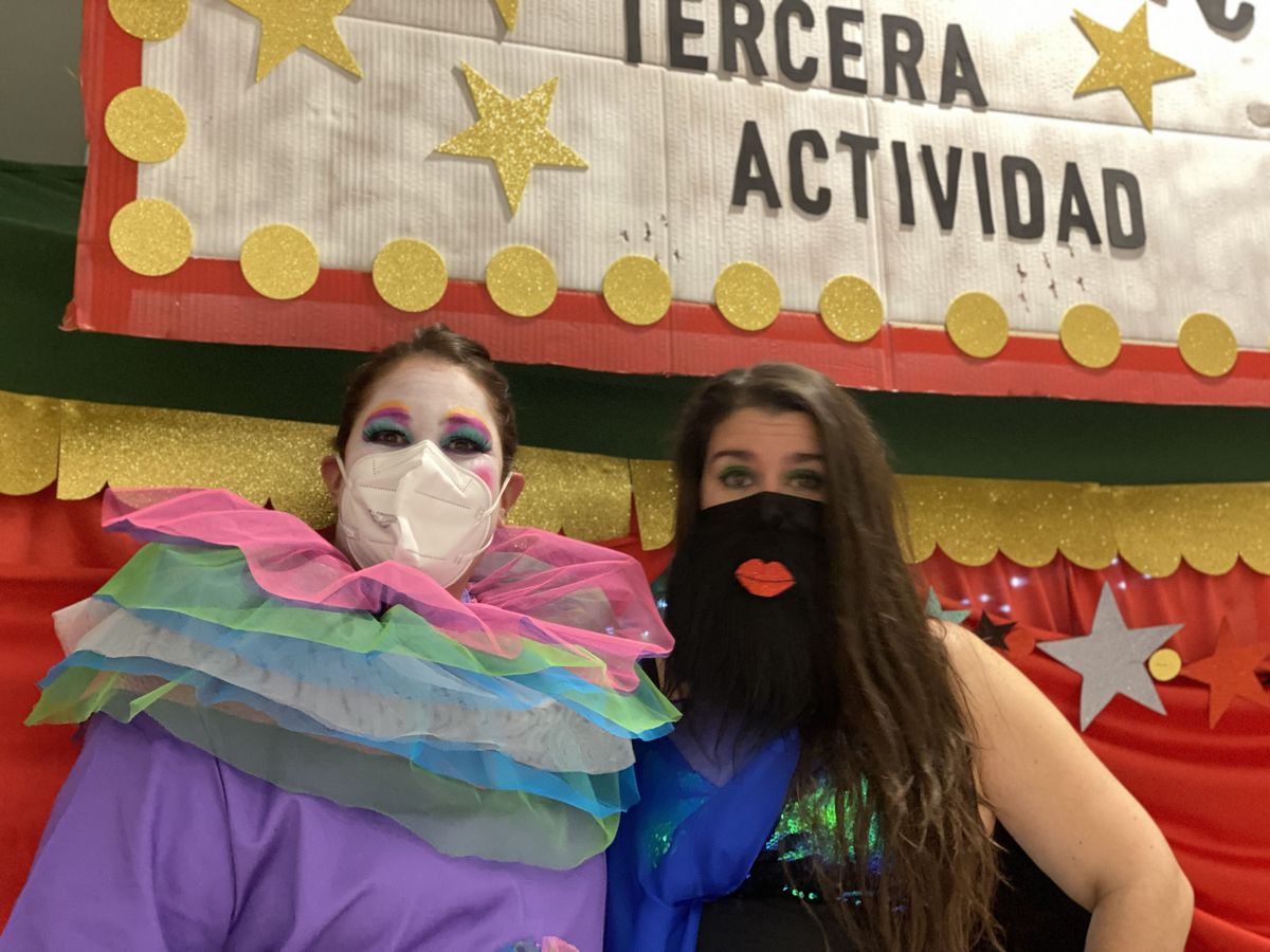 Los usuarios y trabajadores de Tercera Actividad de Valdelafuente se visten de Circo por Carnaval