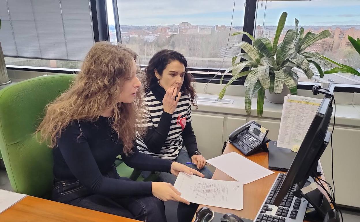Ester Muñoz en la reunión con las Juntas Consultivas de Caza de Riaño, Ancares y Mampodre.