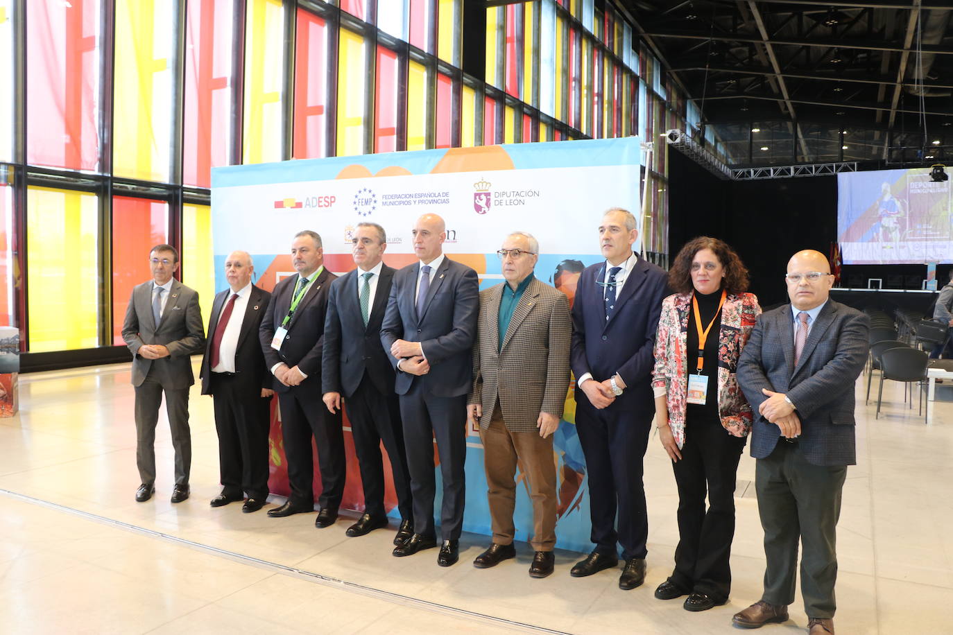 Inauguración del I Congreso Nacional de Deporte y Municipalismo a cargo del secretario de Estado para el Deporte y Presidente del Consejo Superior de Deportes, José Manuel Franco; el presidente del Comité Olímpico Español, Alejandro Blanco; el presidente de la Diputación de León, Eduardo Morán; el alcalde de León, José Antonio Diez; el presidente de la Asociación del Deporte Español, José Hidalgo y el secretario general de la Federación Española de Municipios y Provincias, Carlos Daniel Casares