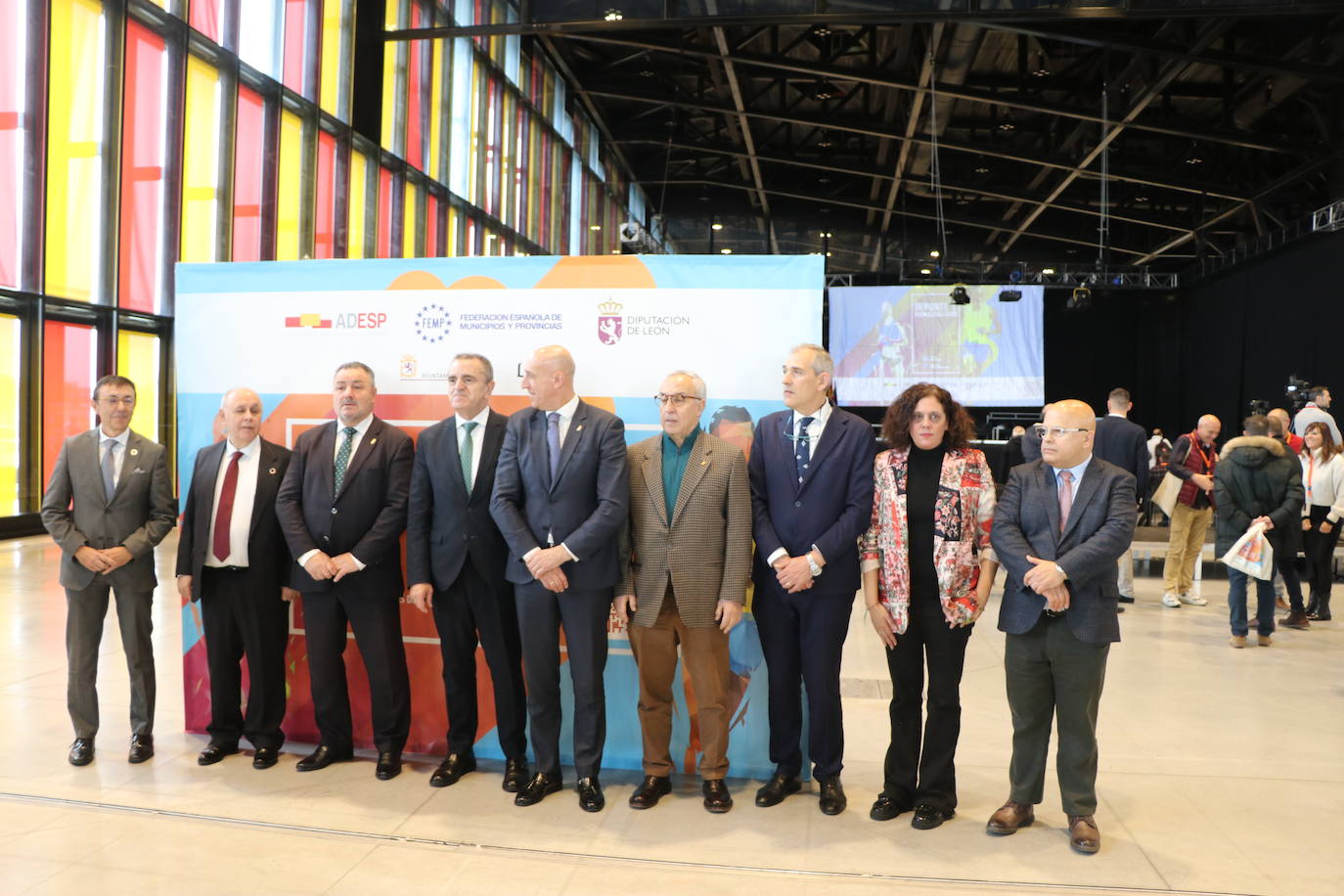 Inauguración del I Congreso Nacional de Deporte y Municipalismo a cargo del secretario de Estado para el Deporte y Presidente del Consejo Superior de Deportes, José Manuel Franco; el presidente del Comité Olímpico Español, Alejandro Blanco; el presidente de la Diputación de León, Eduardo Morán; el alcalde de León, José Antonio Diez; el presidente de la Asociación del Deporte Español, José Hidalgo y el secretario general de la Federación Española de Municipios y Provincias, Carlos Daniel Casares