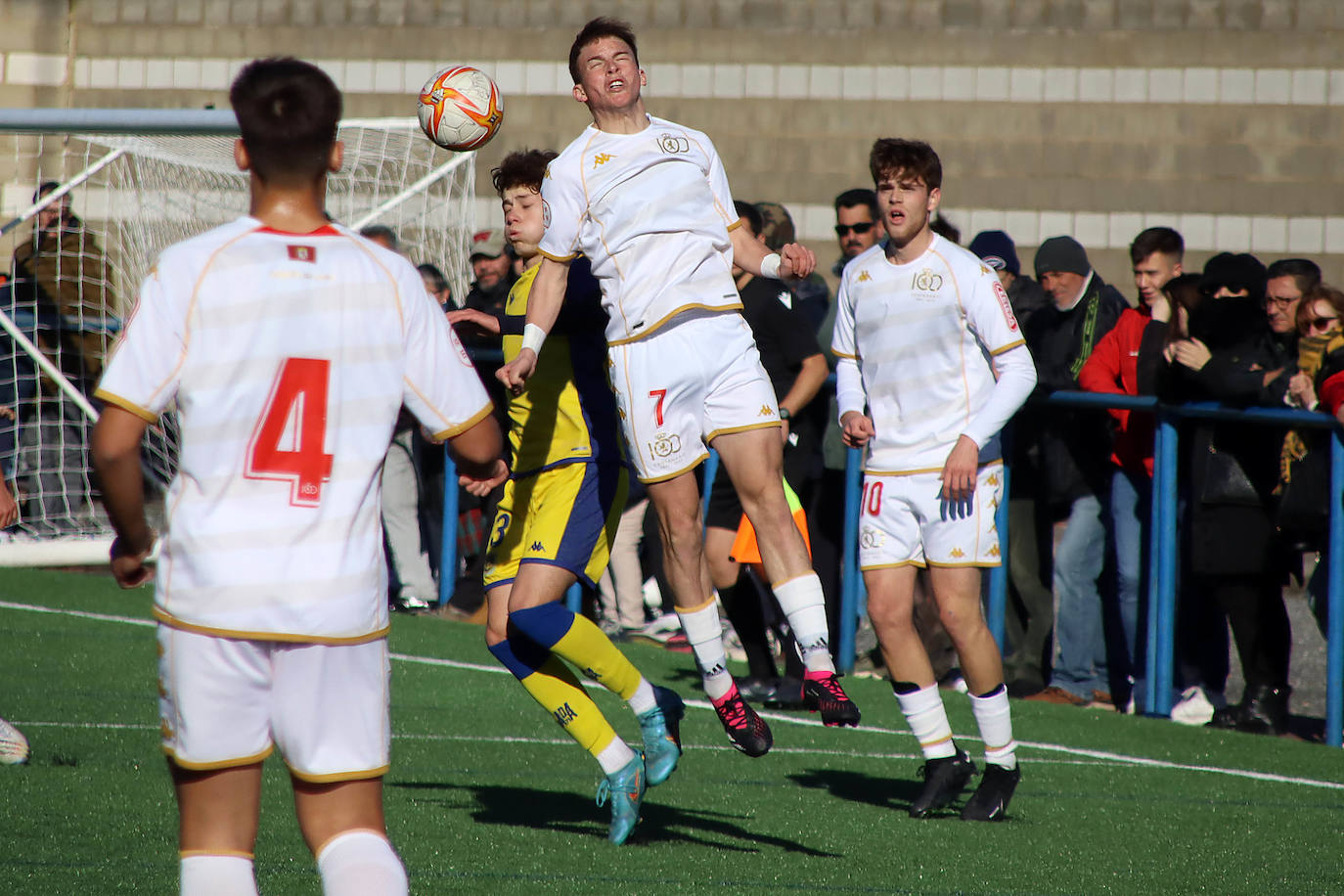 El equipo leonés ha recibido al Alcorcón en busca de puntos fundamentales para lograr la permanencia en División de Honor Juvenil