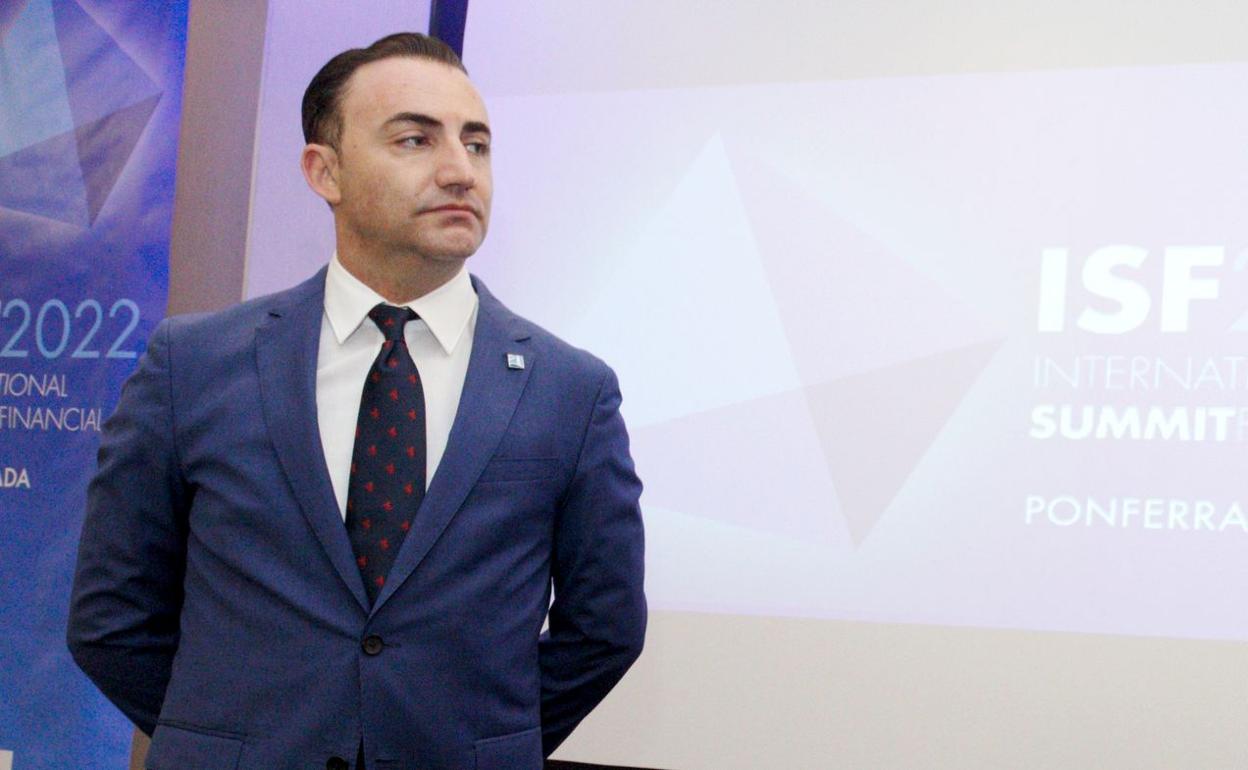 El presidente de Herrero Brigantina, Juan González Herrero, durante la clausura del International Summit Financial Ciudad de Ponferrada. 