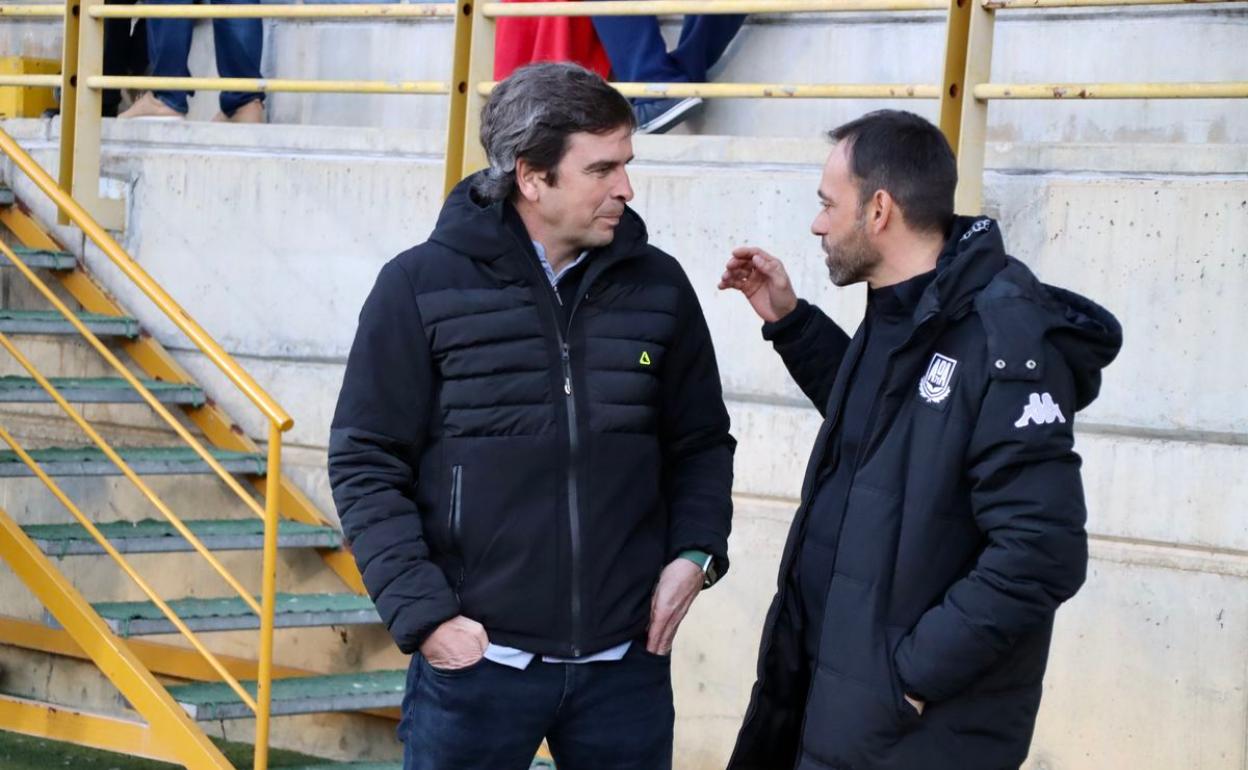 Eduardo Docampo y Fran Fernández, entrenadores de la Cultural y el Alcorcón respectivamente. 