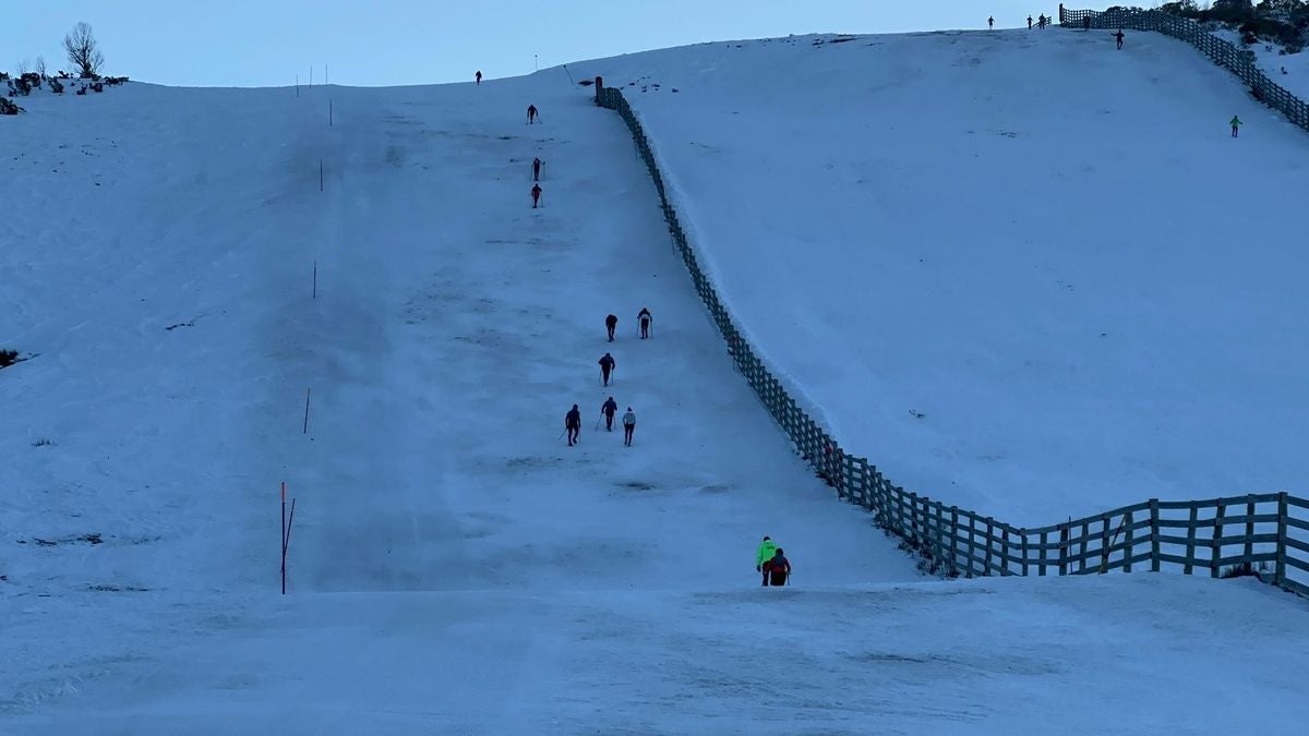 La estación de esquí de Valle Laciana-Leitariegos ha celebrado este fin de semana el Snow Weekend Festival con una gran participación de corredores y amantes de los deportes de invierno.