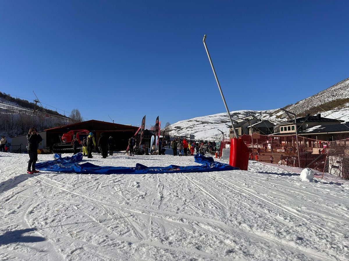 La estación de esquí de Valle Laciana-Leitariegos ha celebrado este fin de semana el Snow Weekend Festival con una gran participación de corredores y amantes de los deportes de invierno.