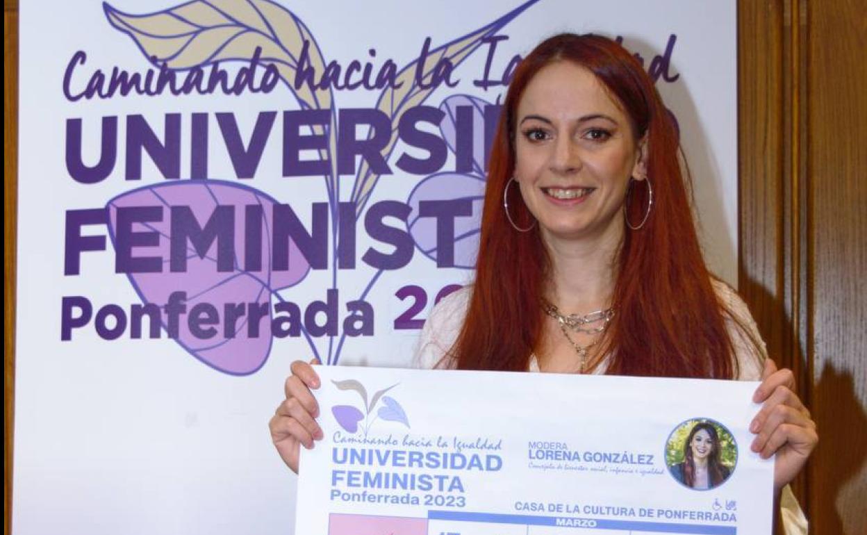 La edil de Bienestar Social presentó el programa de la cuarta edición de la Universidad Feminista de Ponferrada.