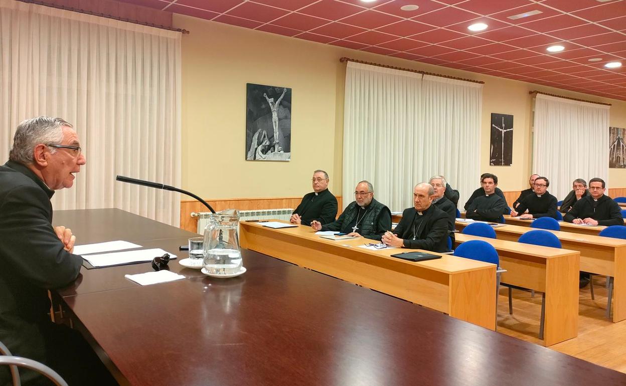 Un instante del encuentro mantenido en las últimas jornadas en La Virgen del Camino. 