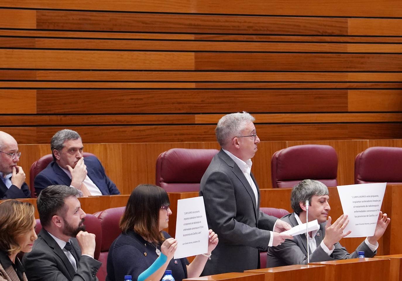 Primera sesión del Pleno de las Cortes de Castilla y León, que comienza con las preguntas de control al Gobierno autonómico.