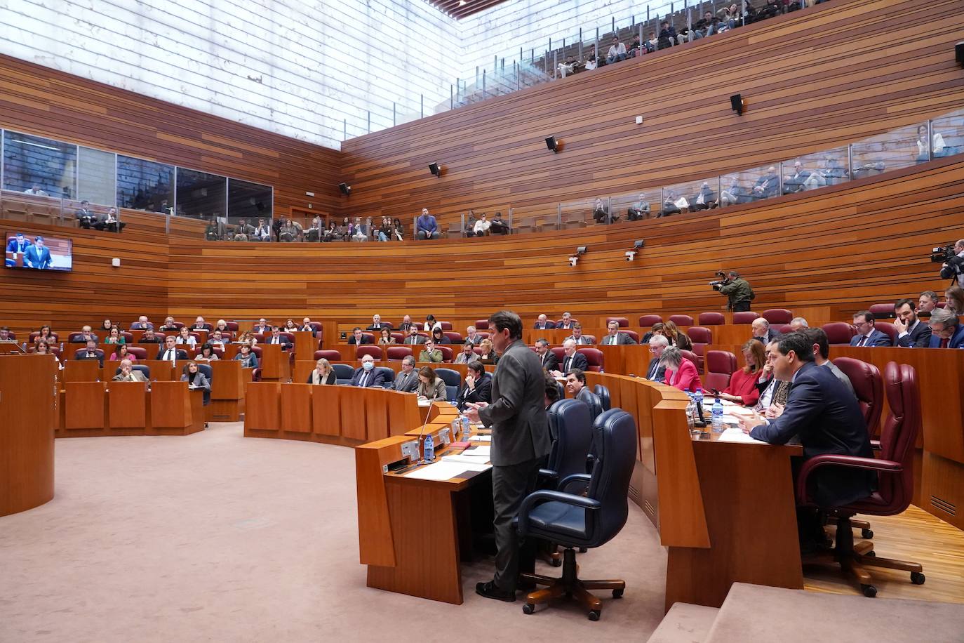 Primera sesión del Pleno de las Cortes de Castilla y León, que comienza con las preguntas de control al Gobierno autonómico.