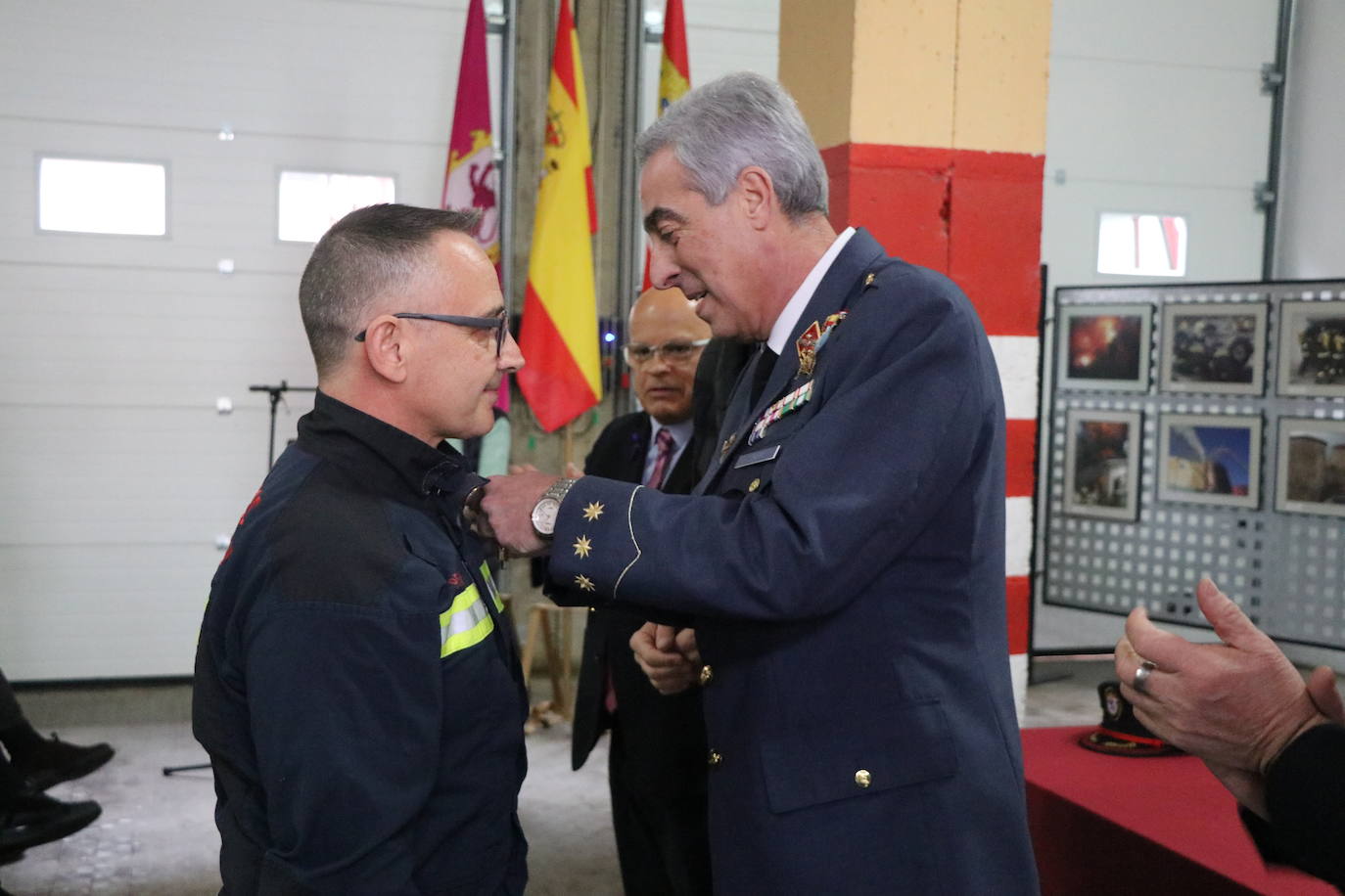 Festividad de San Juan de Dios en el Parque de Bomberos de León.