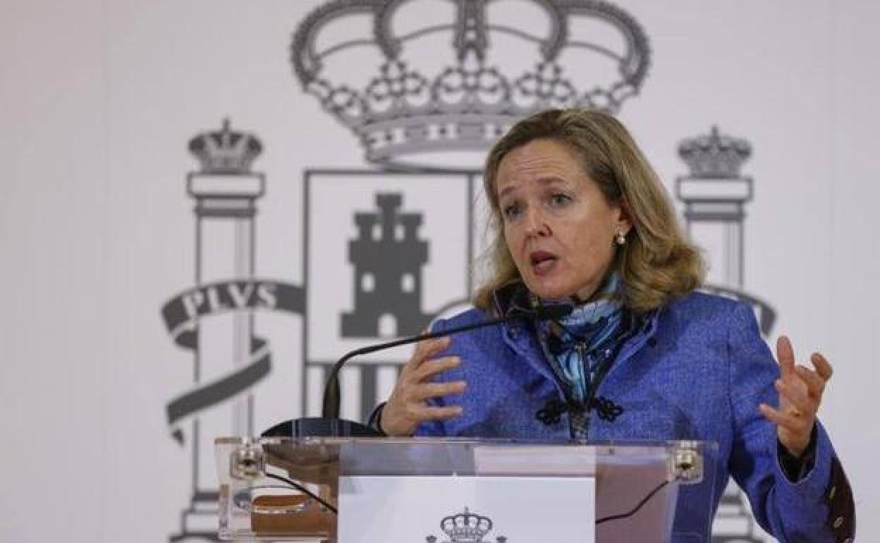 La vicepresidenta económica, Nadia Calviño, tras la reunión con la banca este jueves.