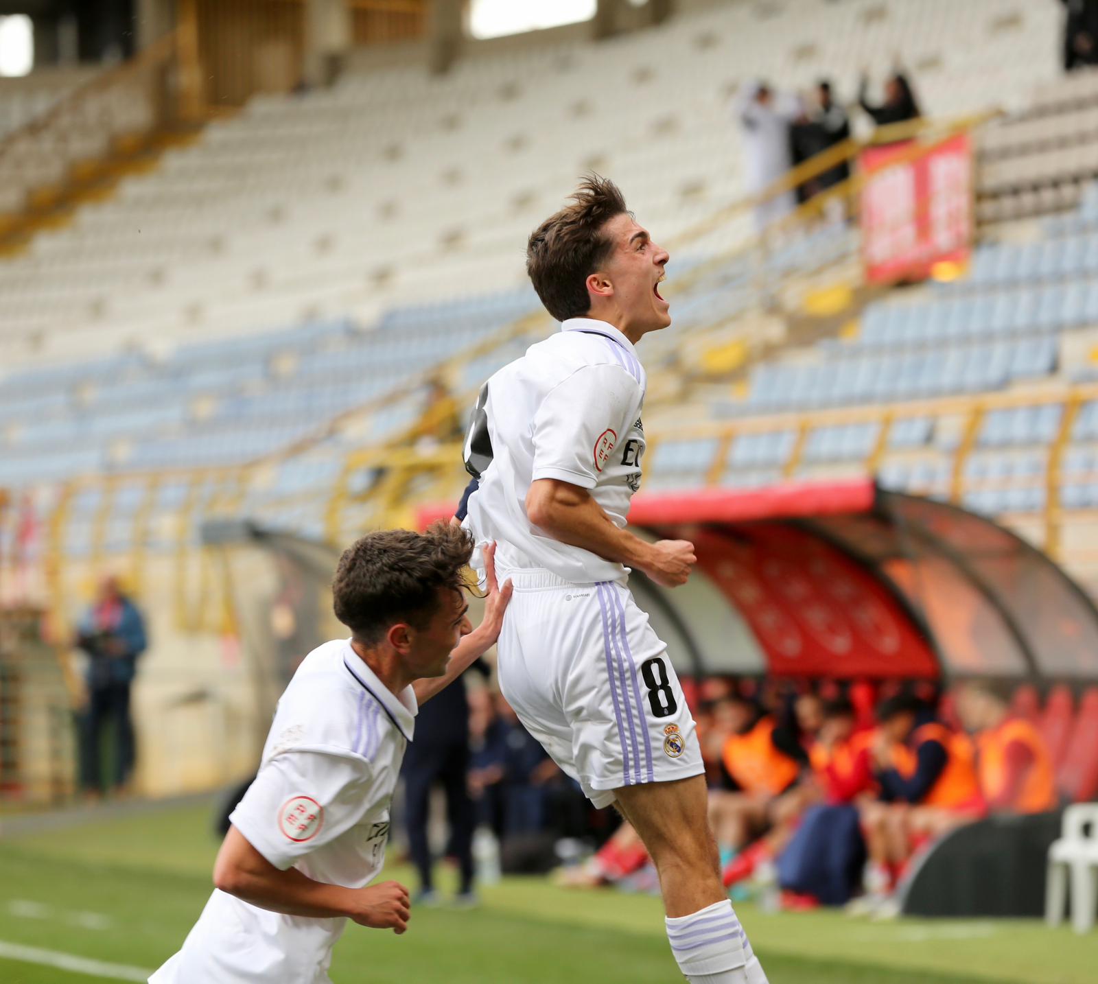 Real Madrid y Almería disputaron la final de este torneo en el estadio Reino de León, con victoria madridista