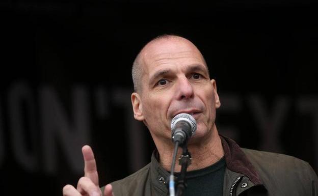 Yanis Varoufakis bir dosya fotoğrafında.