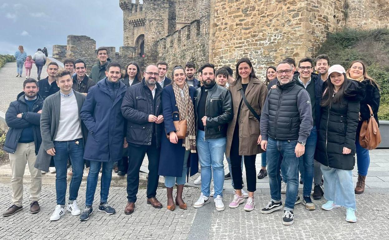 El PP de Ponferrada exige al alcalde que «cree condiciones» para que los jóvenes «apuesten» por la ciudad «como lugar de futuro»