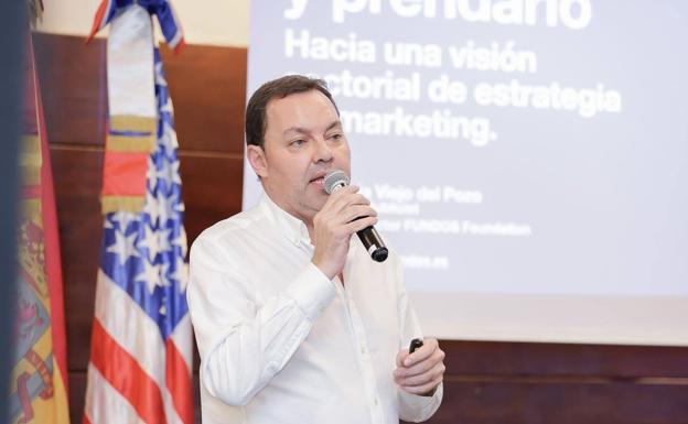 El director general de FUNDOS, José María Viejo, durante la ponencia que impartió en la Asamblea General de PIGNUS en Santo Domingo.