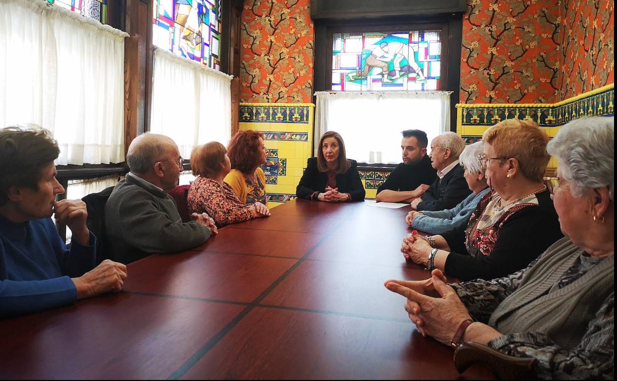 La primera cita se celebra hoy en la Fundación CEPA y el tema a debate, la emigración y la inmigración.