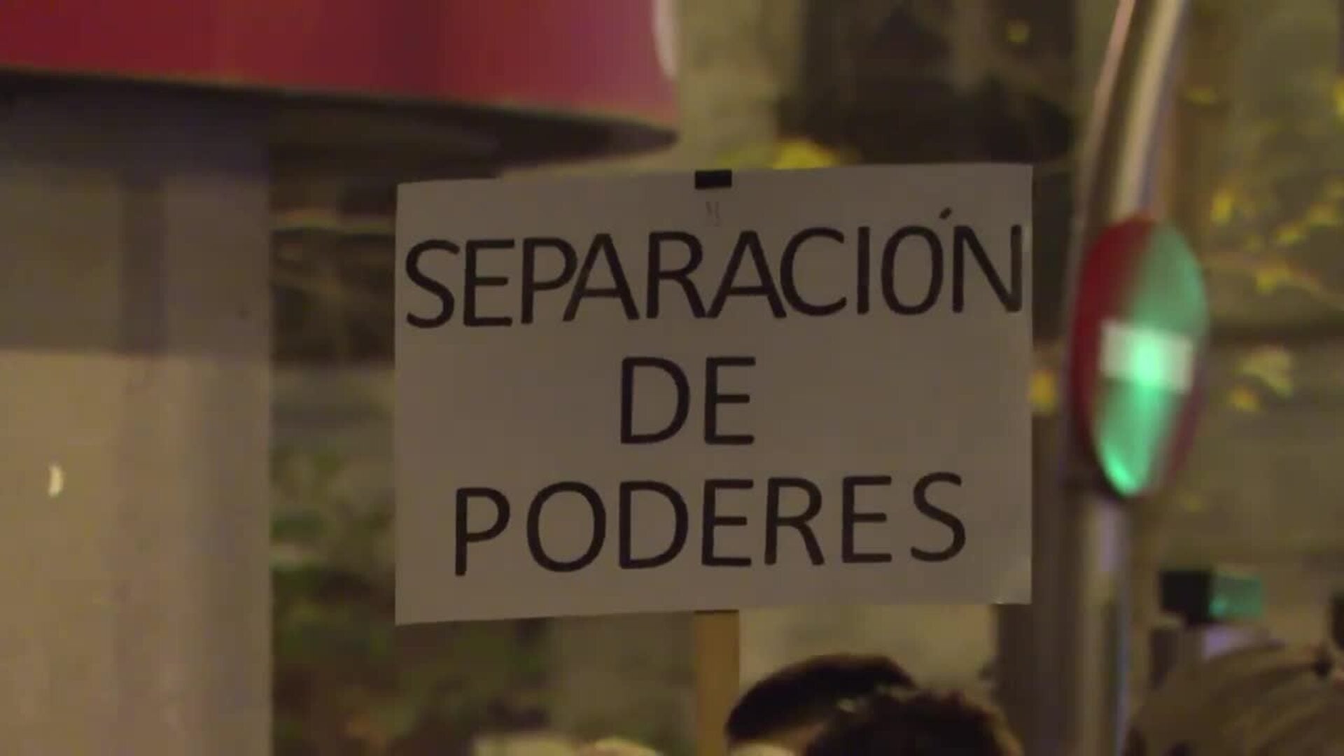 Decimoséptimo día de protestas en Ferraz contra la amnistía