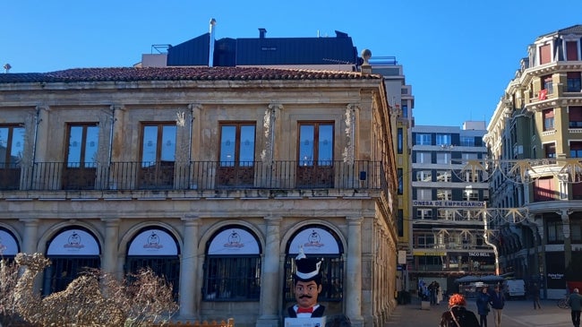 Önceki resim - Legion VII Caddesi ve Hastanesi; Hiçbir zaman var olmayan ve bugün Leon'un kahramanları olan iki Sokak