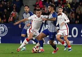 La baja de Santi Samanes, en la imagen, obliga a la Cultural a moverse en este mercado.